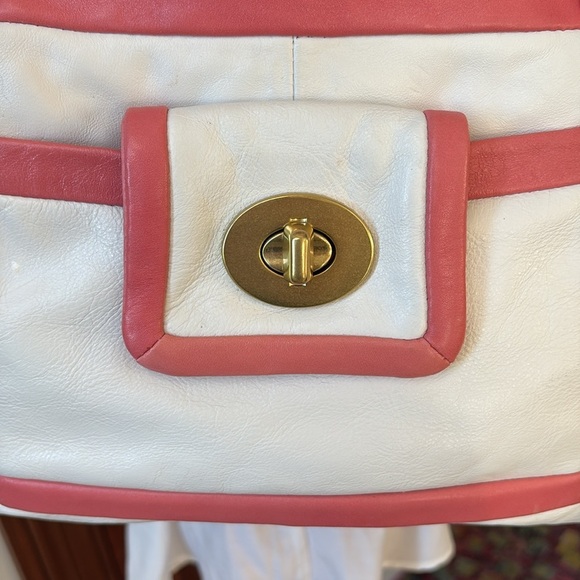 Coach 18601 Turnlock front pocket shoulder bag 3 compartment leather white/coral - Picture 10 of 17